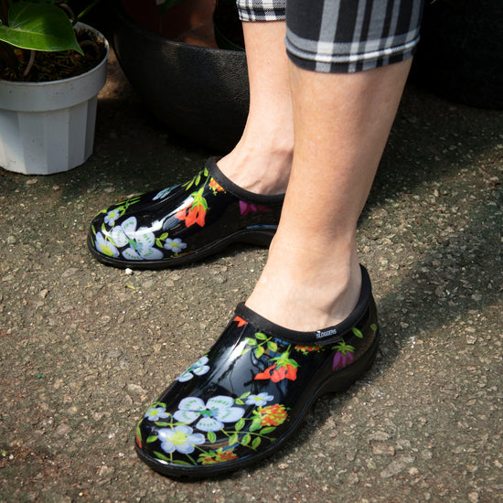 Sloggers Women's Original Garden Shoe in Meadow Black