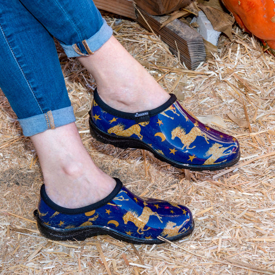 Sloggers Women's Original Garden Shoe in In Fields Black