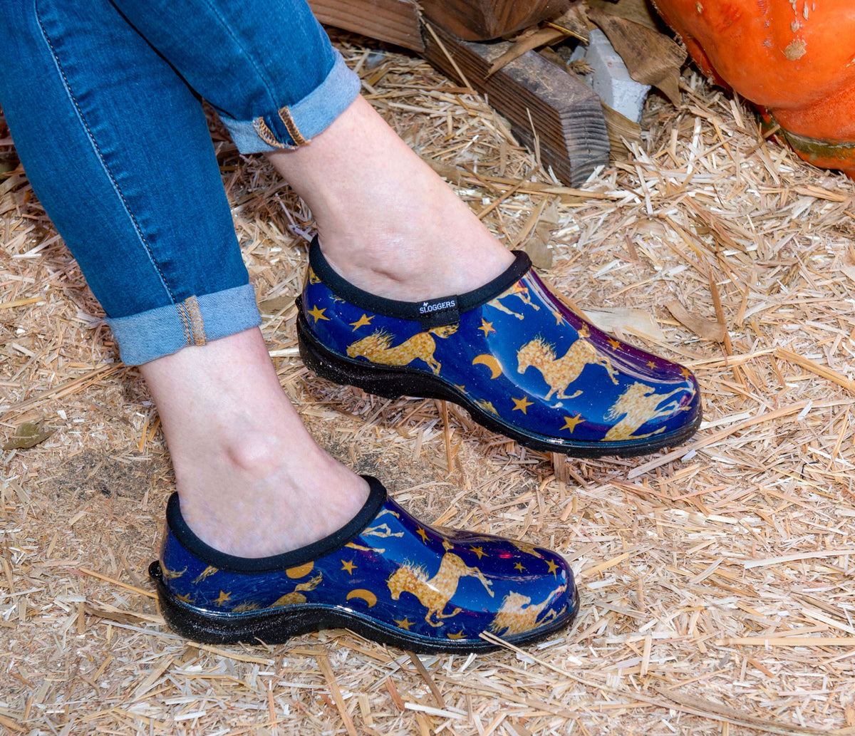 Sloggers Women's Original Garden Shoe in In Fields Black