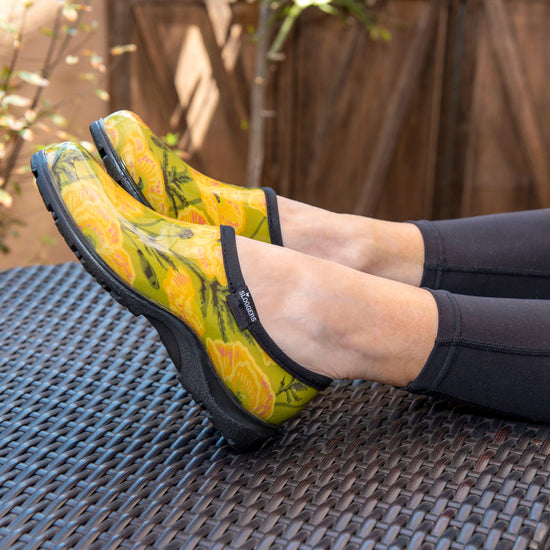 Sloggers Women's Original Garden Shoe in Bold Poppies Light Green
