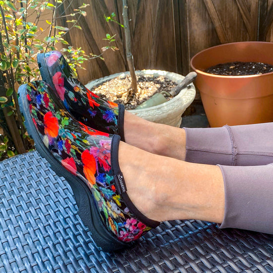 Sloggers Women's Original Garden Shoe in In Fields Black